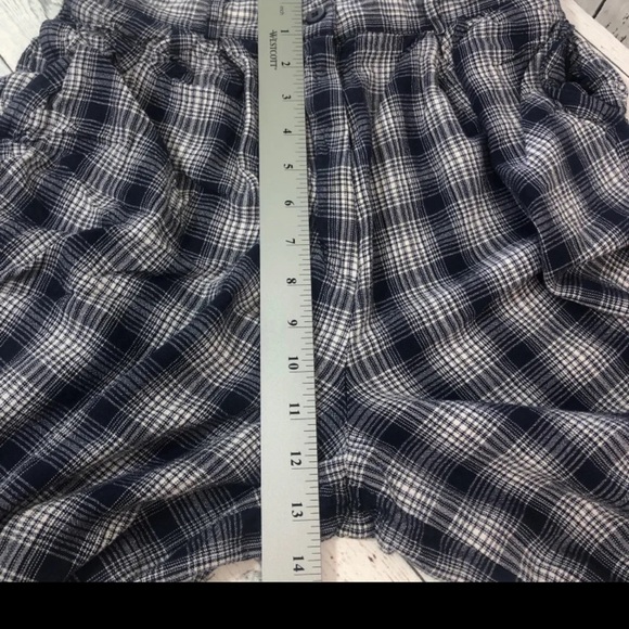 Vintage Talbots Linen Blend Cuffed High Rise Checkered Shorts 10 - Picture 7 of 9